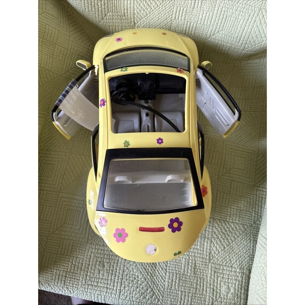 Vintage 2000 Mattel Barbie VW Volkswagen Beetle Yellow Flower Doll Car